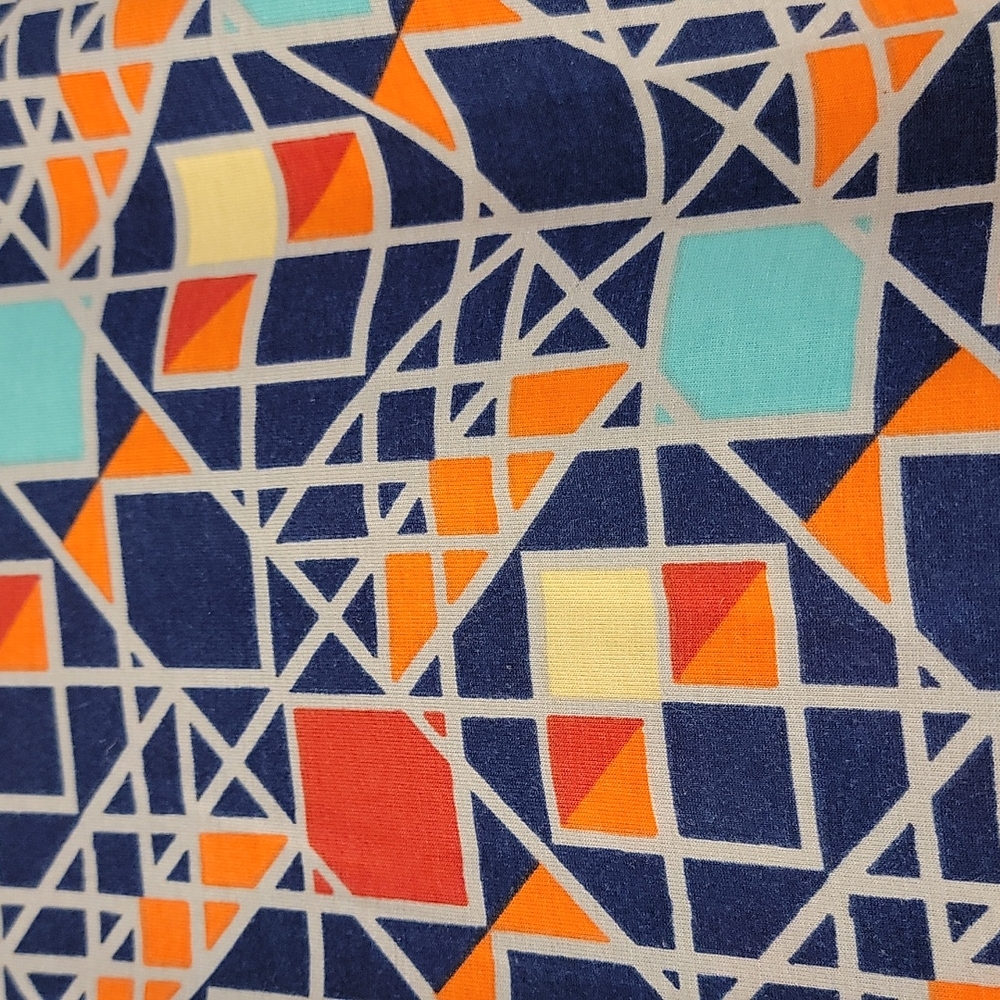 LulaRoe Randy Tee - Picture 2 of 3